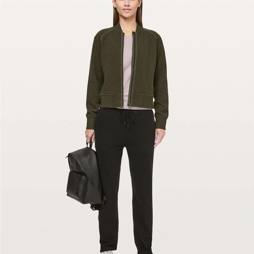 Lululemon On Repeat Bomber Women’s Zip Sweater Jacket Dark Olive Size 4 - Picture 2 of 4